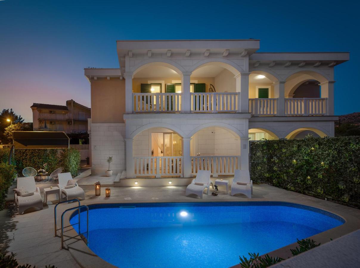 Villa Authentica With Heated Pool Grebaštica Exteriör bild