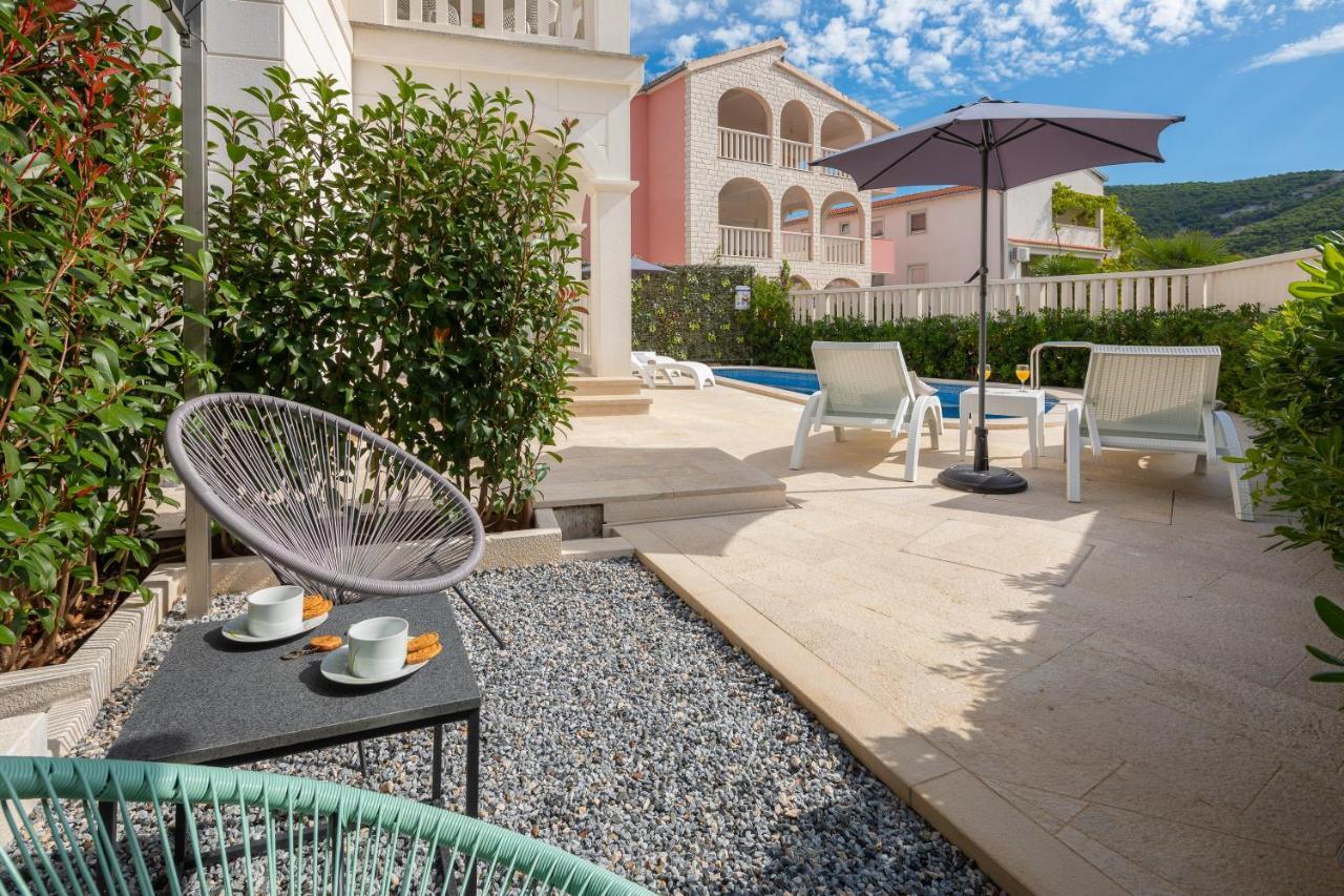 Villa Authentica With Heated Pool Grebaštica Exteriör bild